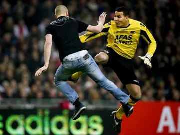 Запалянко на "Аякс" изгоря за 30 години