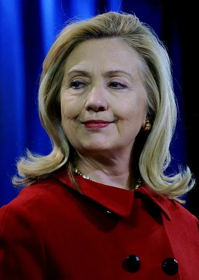 Хилари Клинтън обезпокоена за демокрацията в Унгария 