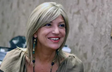 Капка пак мълчи, финтира журналистите