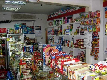 Проверяват кръчми и магазини за негодни храни 