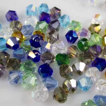 Стари баби младеят с кристали