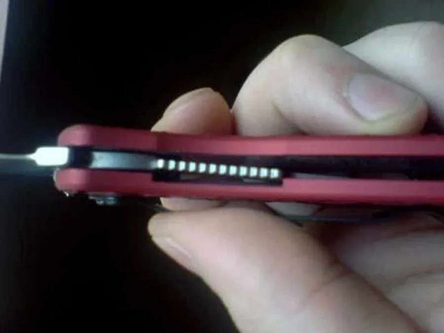 Магазинерка обезоръжи крадец и го хвърли в бягство