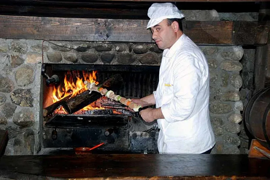 Гърци на ски и вино в Банско