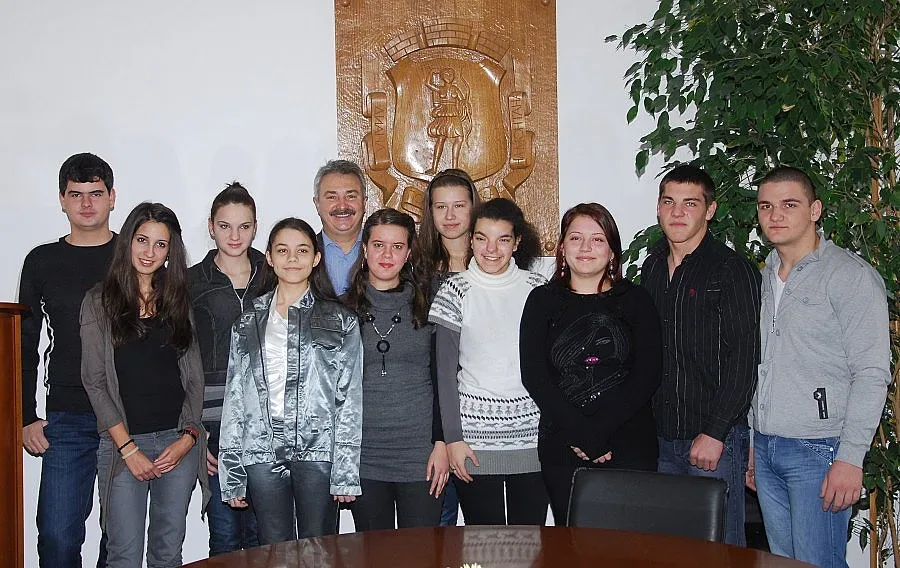 Талантливи деца от Монтана получиха стипендии