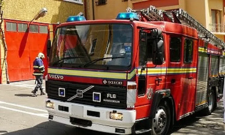 Ученически автобус се подпали в движение 