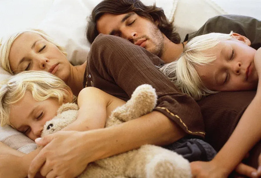 Тайната на щастието е да се спи отляво на леглото