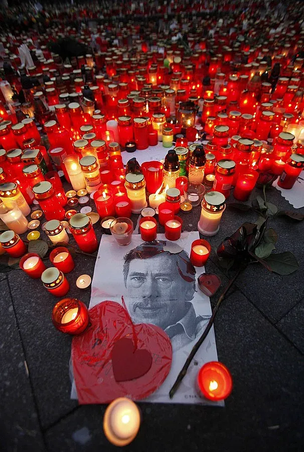 Светът се сбогува с Вацлав Хавел