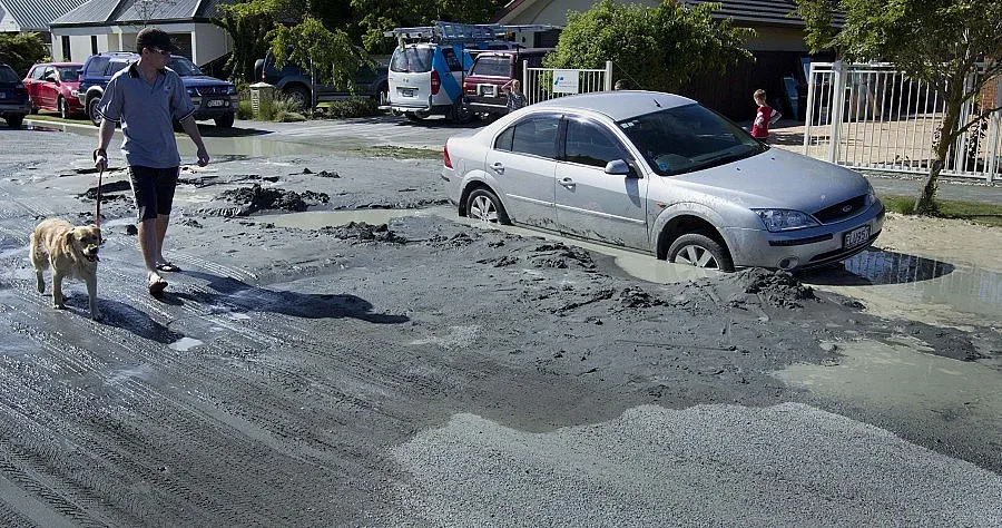 Силен трус шашна град Крайстчърч