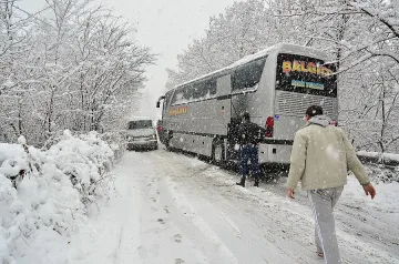 Спират тировете при образуване на колони