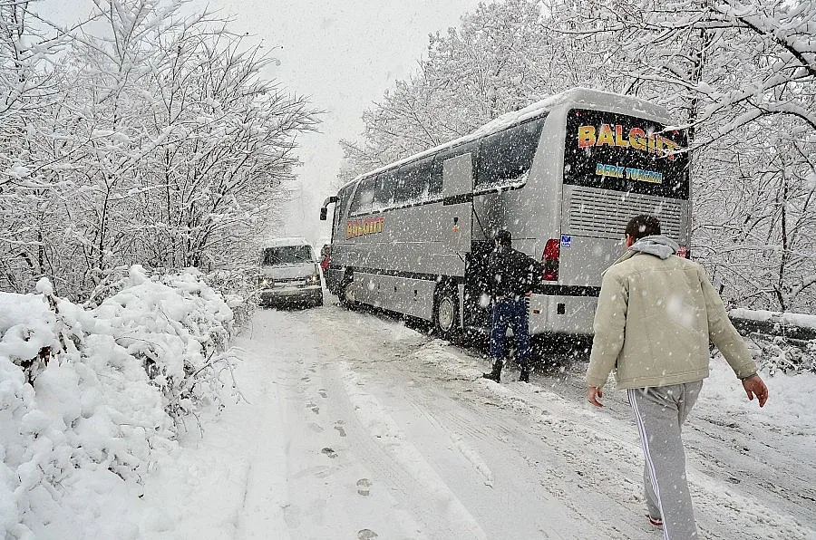 Спират тировете при образуване на колони
