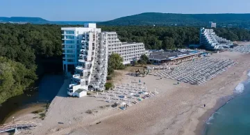 Курортът Албена отбелязва рожден ден с концерт на Васил Найденов