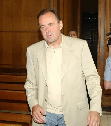 Съдът отмени 5 г. затвор на Вальо Топлото