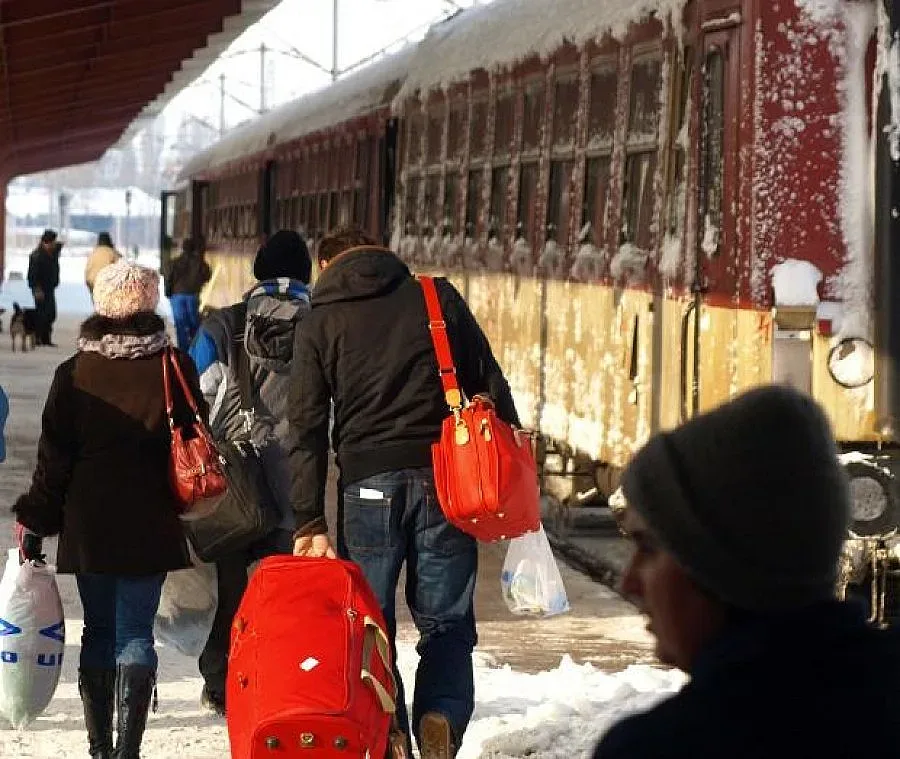 БДЖ пуска допълнително влакове за празниците 