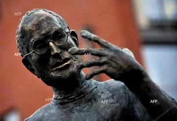 В Будапеща откриха статуя на Стийв Джобс 