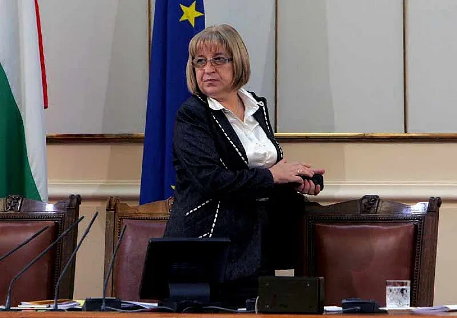 Депутатите поработиха час и подкараха ваканцията