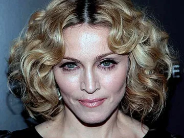 Мадона внесе тайно вино в ресторант