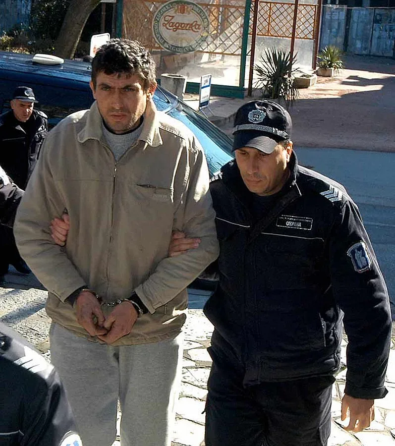 Подсъдим за блудство прегърна сина си