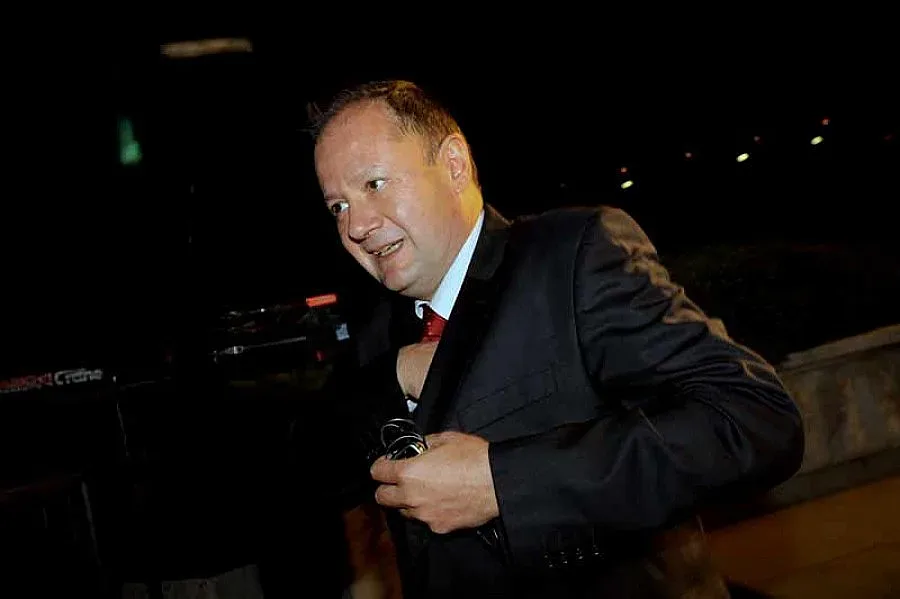 Миков: Трябва да се изчистят версиите за палежите