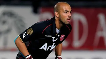 "Тотнъм" дава € 6 млн. за Ники Михайлов 