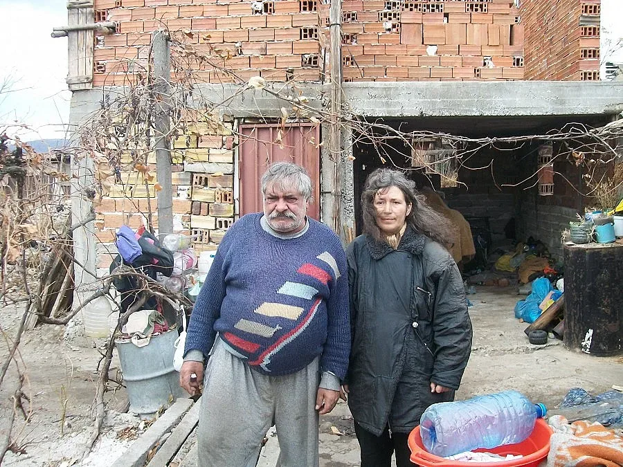Семейство от Благоевград посреща Коледа на свещи