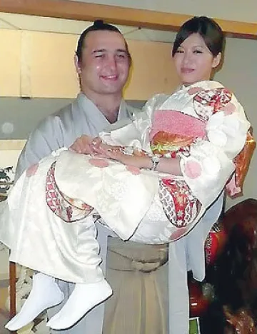 Котоошу крие бебе цял месец