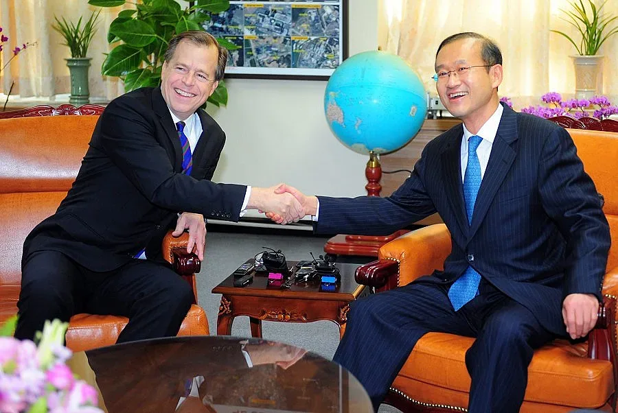 Северна Корея спира ядрената си програма