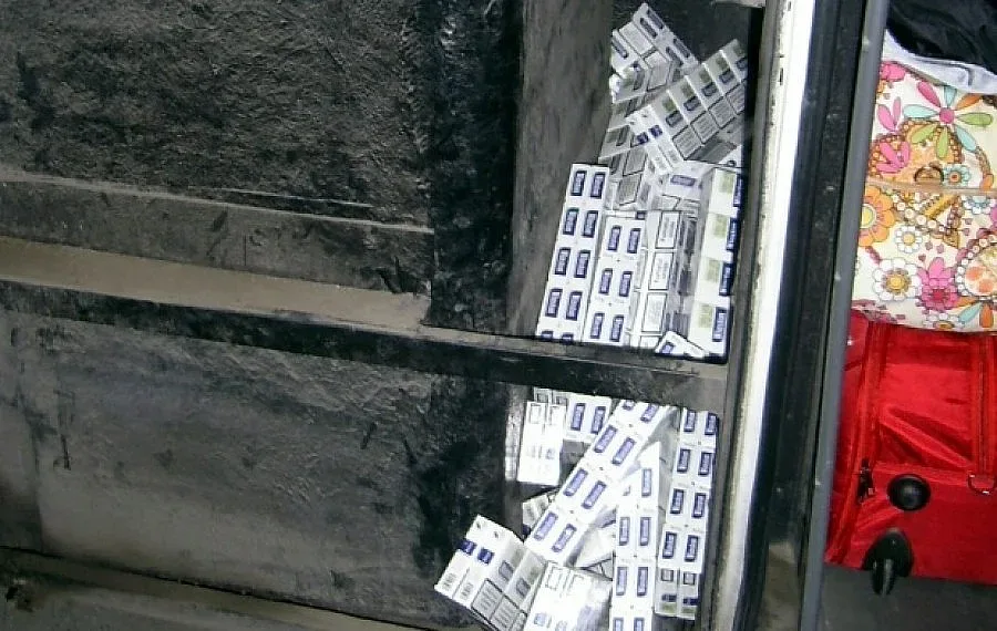 Откриха нелегални цигари под WC