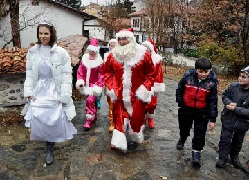 Шефове плащат по 100 лв. за Снежанка