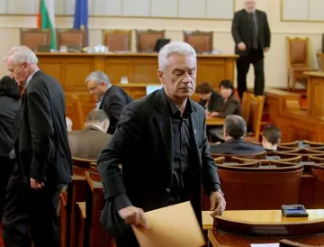 Изгониха Волен от пленарната зала