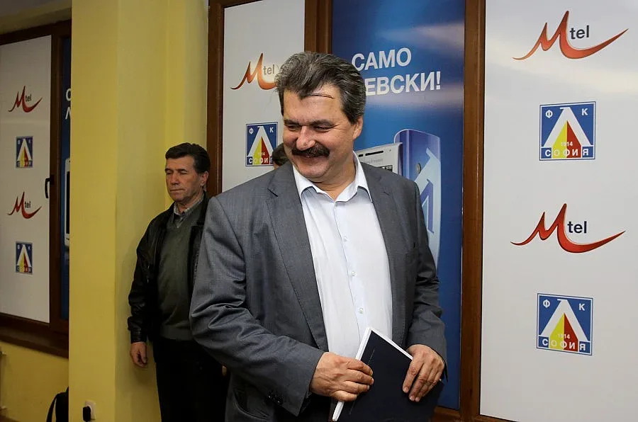Батков: Сираков работи за "Литекс" и ЦСКА