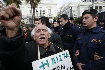 Стачки от Гърция до Дания раздират Европа