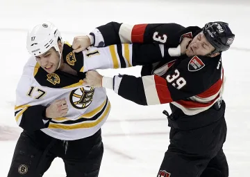 Лидерът "Минесота" загуби от "Чикаго" в НХЛ 