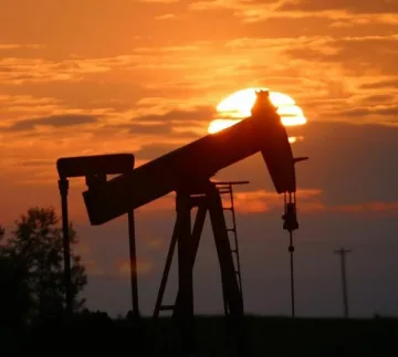 Цената на петрола се срина на борсата в Ню Йорк  