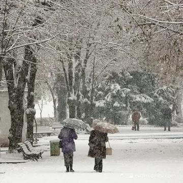 Снегът идва от събота и трупа до ЧНГ