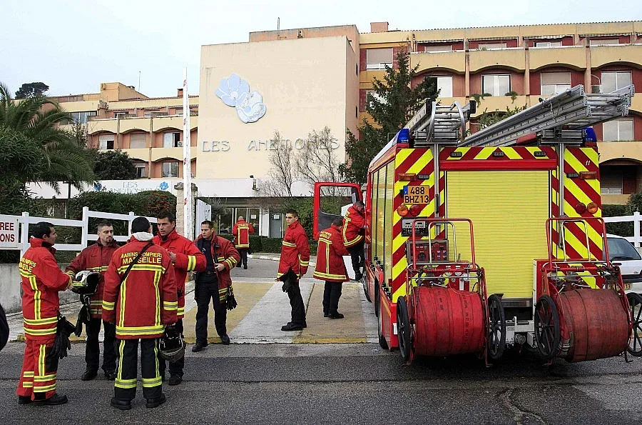 Шест старици изгоряха в дом за възрастни хора