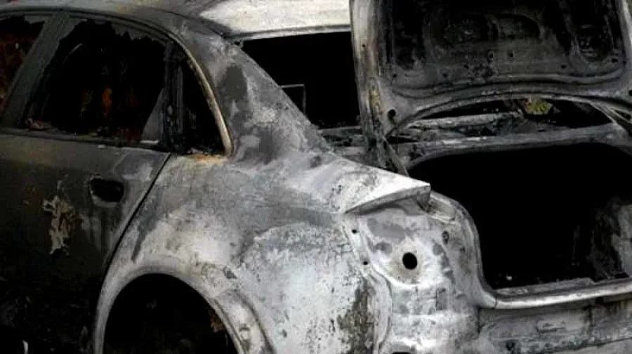 Запалиха кола и в Бургас