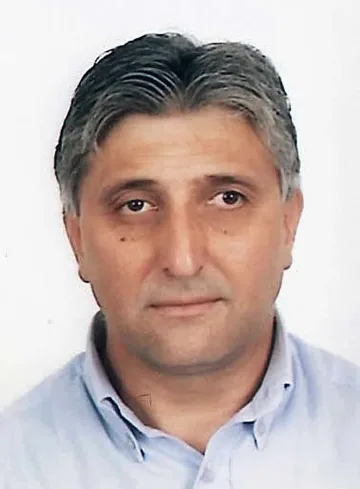 В колоезденето бутат шампиона, искат бизнесмен