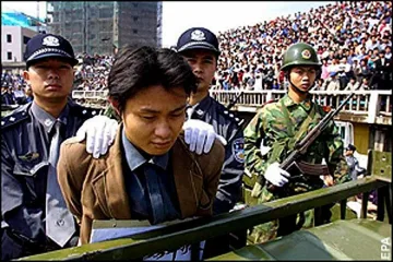 Китай екзекутира 4000 души годишно