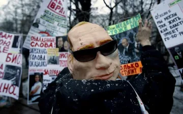 "Путин, върви по дяволите!" резна главата на шефове в "Комерсант"
