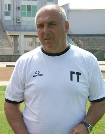 Тодоров вече не е треньор на "Етър"