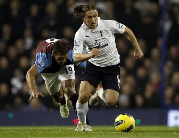 Гладуват в "Астън Вила" заради Стилиян