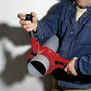 Фалшив водопроводчик обира доверчиви баби 