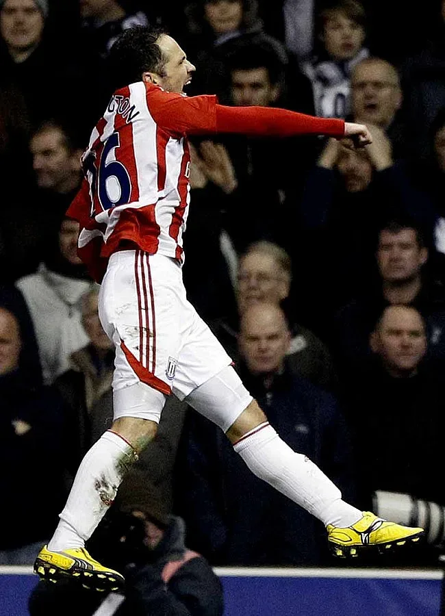 "Стоук Сити" спря победната серия на "Тотнъм"