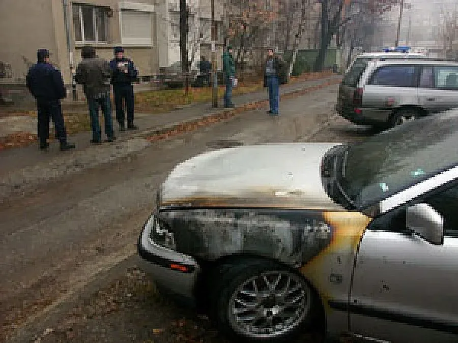 Пироманът в Западен парк с различен стил