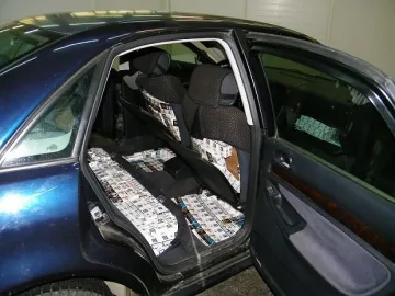 Спипаха коли-табакери с 3314 кутии цигари 