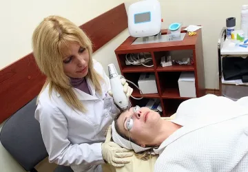 Мек лазер подмлади Ева Борисова