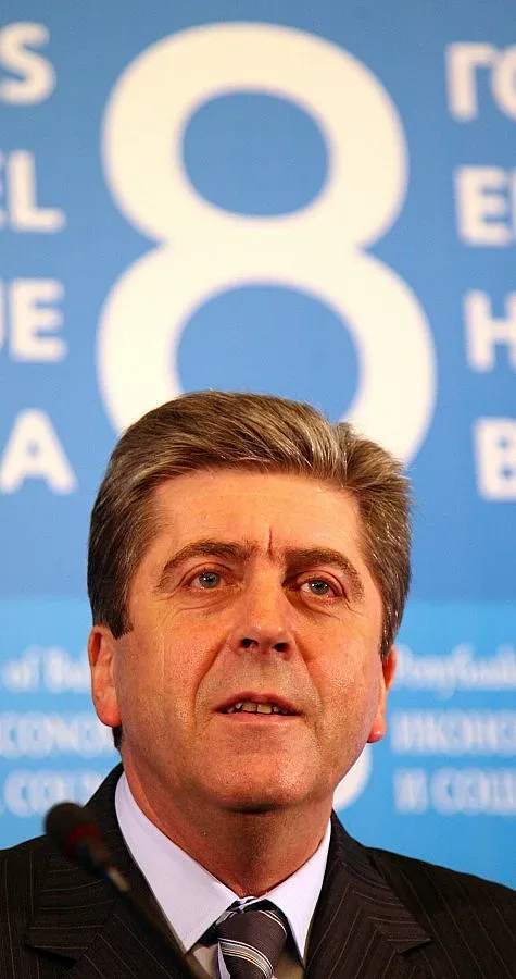 Първанов: Пасуването в енергетиката не е политика 