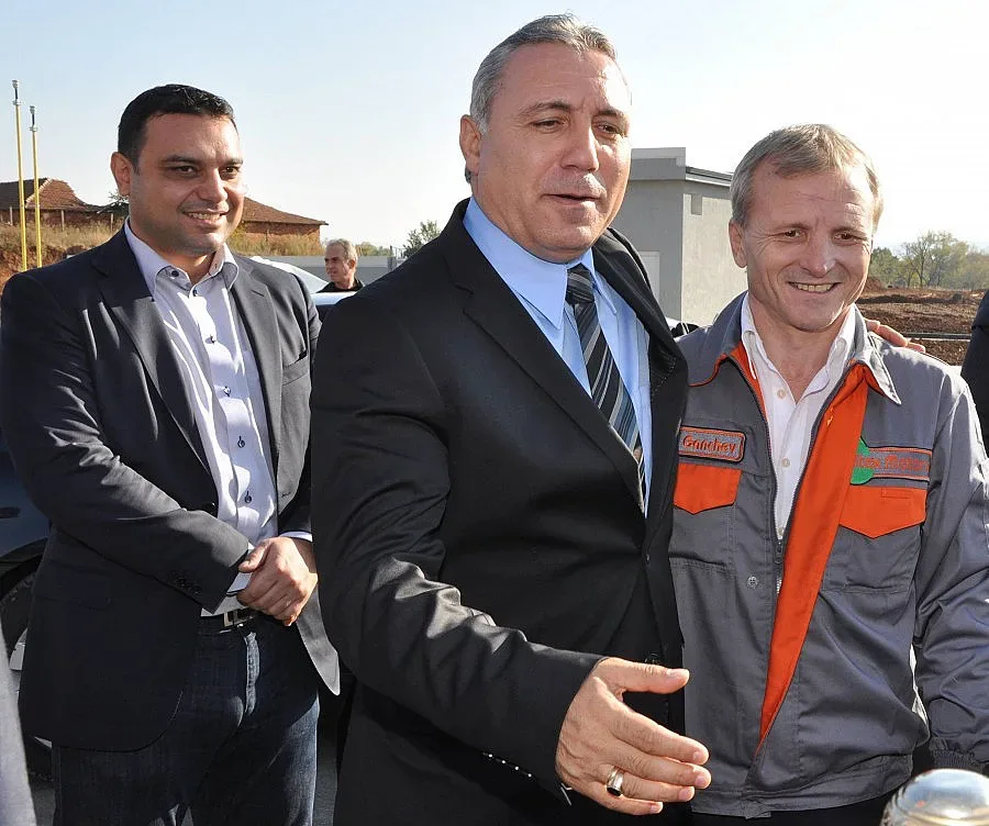 Камата избира: Китай или Русия