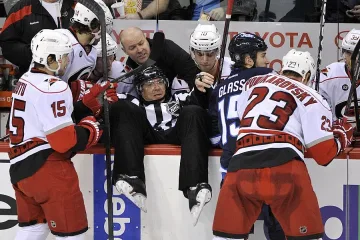 Звезда от НХЛ със сътресение на мозъка