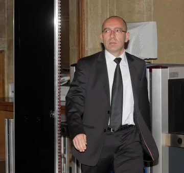 Министър Константинов: Болниците са страшно много